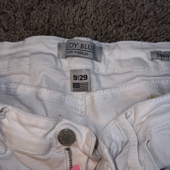Size 9 white bell bottom white jean pants - Picture 2 of 3